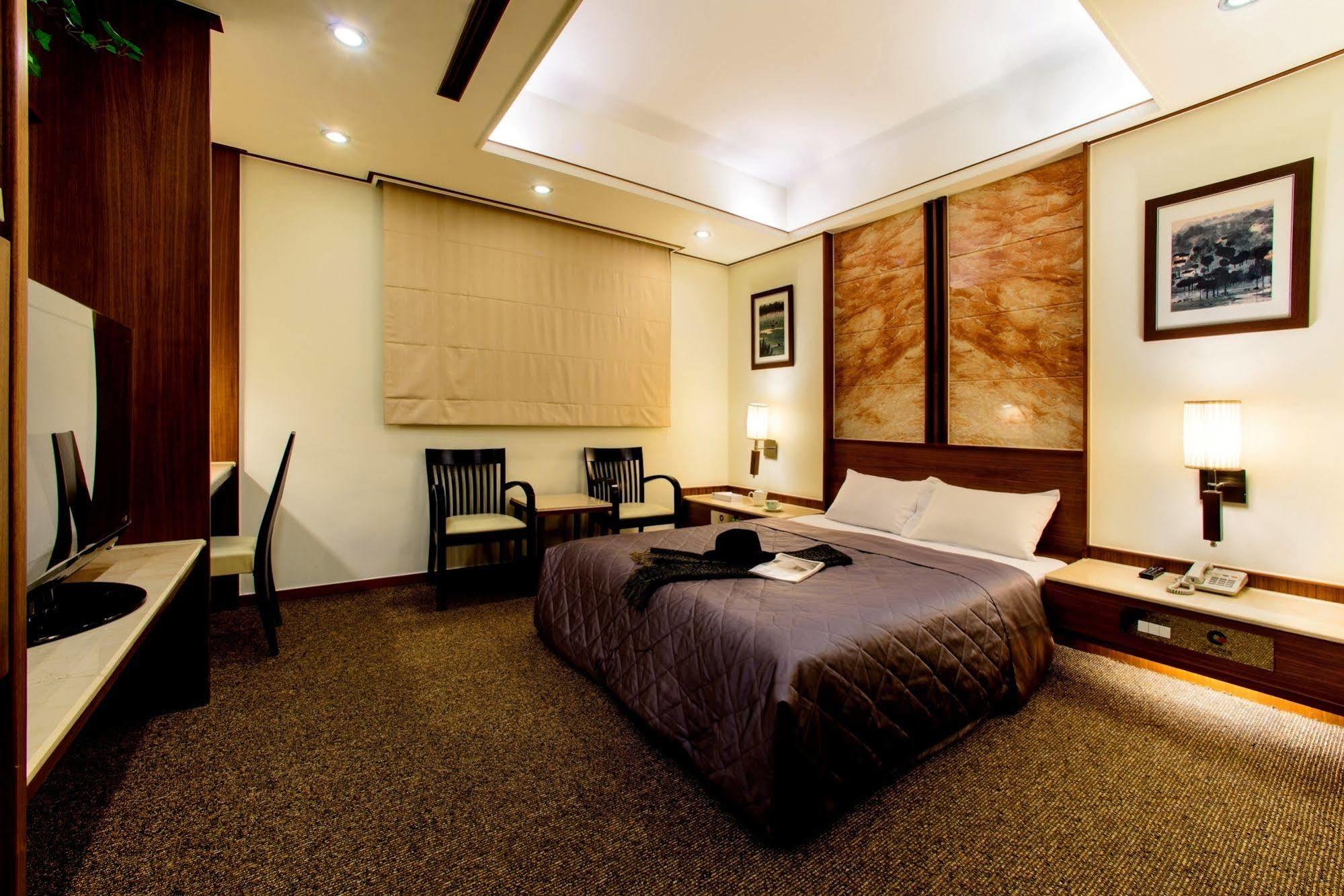 Kao Yuan Hotel - Zhong Shan Taichung Exterior photo